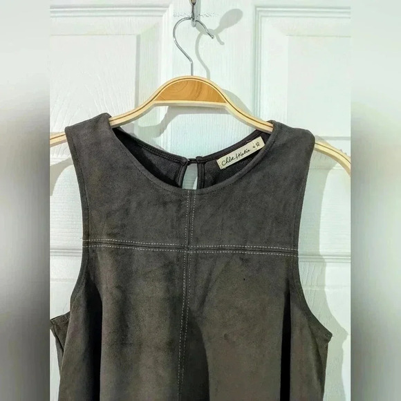 CHLOE & KATIE Women's Olive Green Micro Suede Swing Cropped Tank Top Size S NWOT - Picture 4 of 8